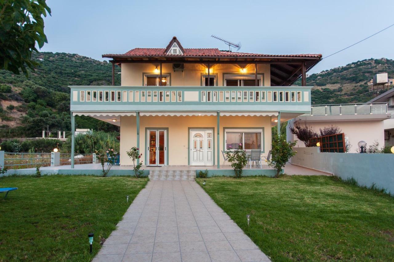 House Just On The Beach -Included 2 Canoe, 2 Bicycles Ravdhoúkha Dış mekan fotoğraf